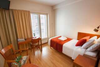 Отель Hotelli Helmi Турку Двухместный номер эконом-класса с 2 отдельными кроватями-2